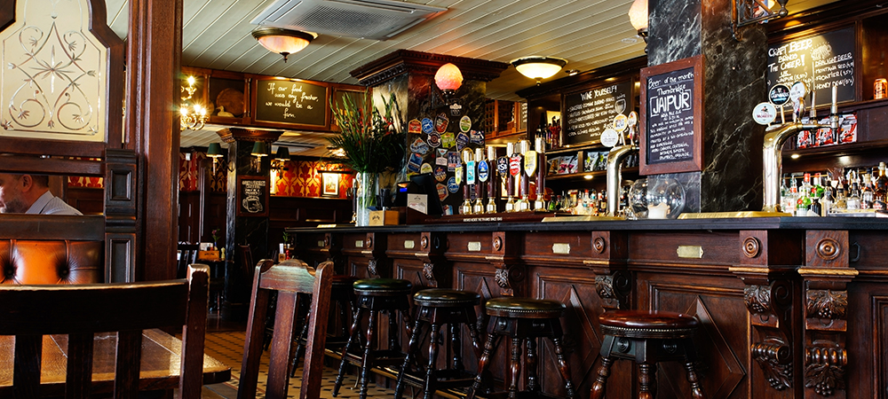 UK losing two pubs and restaurants a day