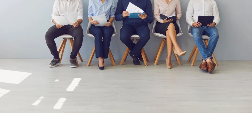 UK job vacancies fall to lowest level in over five years 